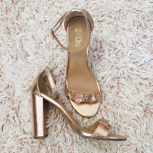 NWOT Brash metallic floral heels